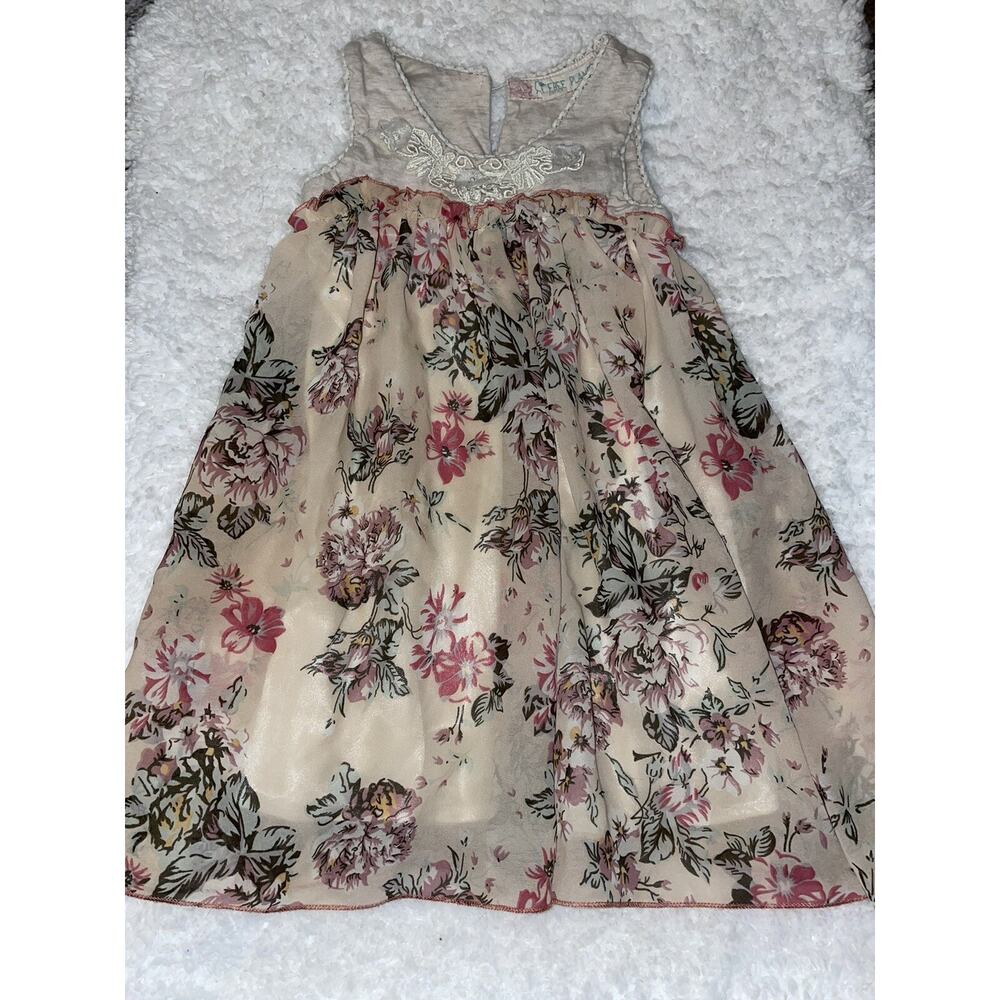 Free Planet girls sz. 4 flowy, floral dress. Beautiful